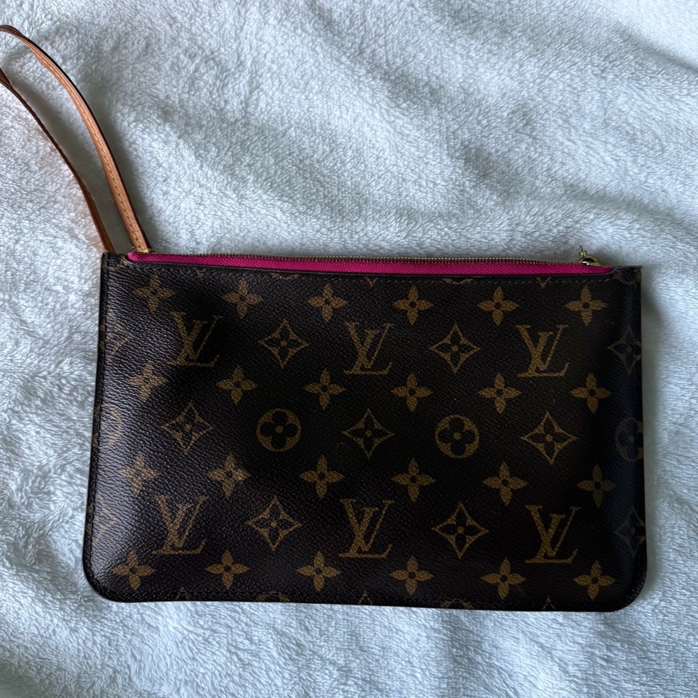(EUC) Louis Vuitton Wristlet